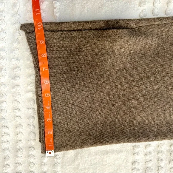 Gilly Hicks Women’s Taupe Brown Sweater Knit Straight Leg with Side Vent Pants - Picture 8 of 8